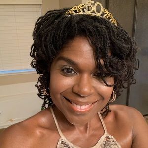 Meet your Posher, Monique